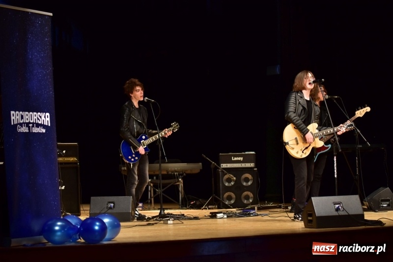 Zdjęcie w galerii na portalu naszraciborz.pl: Mimi i Dusia wygrały IV Raciborską Giełdę Talentów [FOTO i WIDEO] wiadomości z regionu