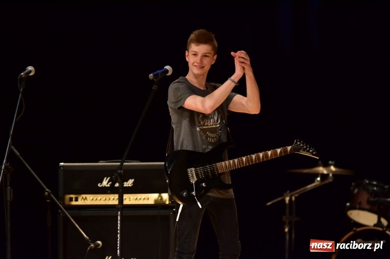 Zdjęcie w galerii na portalu naszraciborz.pl: Mimi i Dusia wygrały IV Raciborską Giełdę Talentów [FOTO i WIDEO] wiadomości z regionu