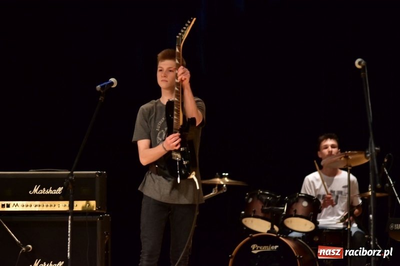 Zdjęcie w galerii na portalu naszraciborz.pl: Mimi i Dusia wygrały IV Raciborską Giełdę Talentów [FOTO i WIDEO] wiadomości z regionu