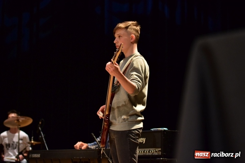 Zdjęcie w galerii na portalu naszraciborz.pl: Mimi i Dusia wygrały IV Raciborską Giełdę Talentów [FOTO i WIDEO] wiadomości z regionu