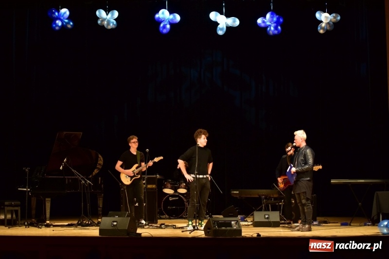 Zdjęcie w galerii na portalu naszraciborz.pl: Mimi i Dusia wygrały IV Raciborską Giełdę Talentów [FOTO i WIDEO] wiadomości z regionu