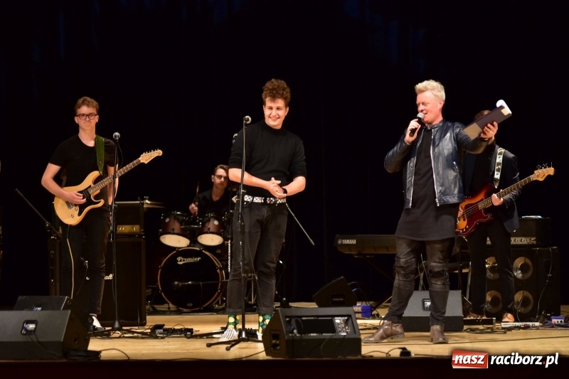 Zdjęcie w galerii na portalu naszraciborz.pl: Mimi i Dusia wygrały IV Raciborską Giełdę Talentów [FOTO i WIDEO] wiadomości z regionu