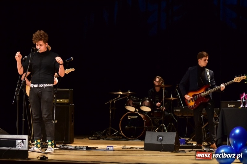 Zdjęcie w galerii na portalu naszraciborz.pl: Mimi i Dusia wygrały IV Raciborską Giełdę Talentów [FOTO i WIDEO] wiadomości z regionu