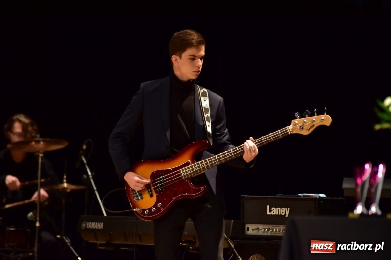 Zdjęcie w galerii na portalu naszraciborz.pl: Mimi i Dusia wygrały IV Raciborską Giełdę Talentów [FOTO i WIDEO] wiadomości z regionu