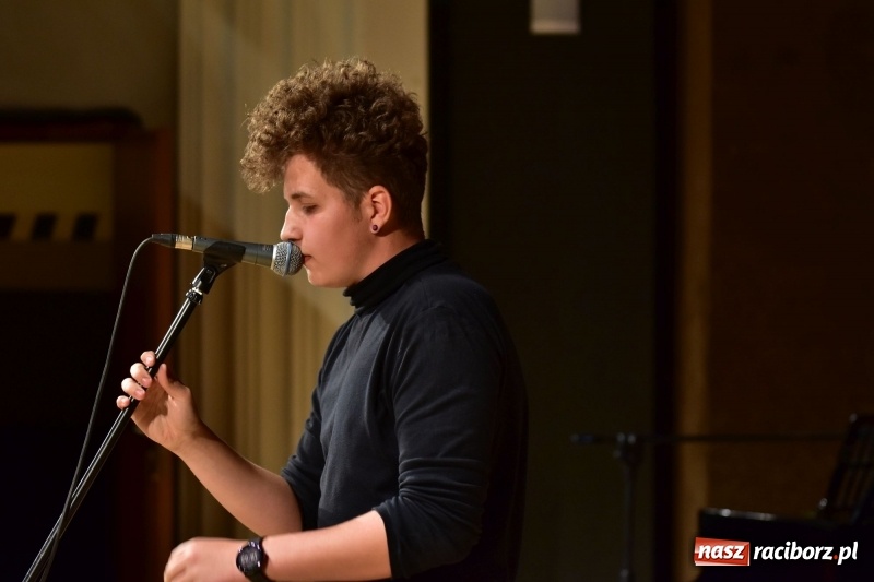 Zdjęcie w galerii na portalu naszraciborz.pl: Mimi i Dusia wygrały IV Raciborską Giełdę Talentów [FOTO i WIDEO] wiadomości z regionu