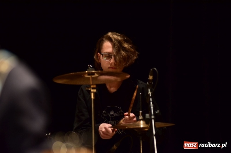 Zdjęcie w galerii na portalu naszraciborz.pl: Mimi i Dusia wygrały IV Raciborską Giełdę Talentów [FOTO i WIDEO] wiadomości z regionu