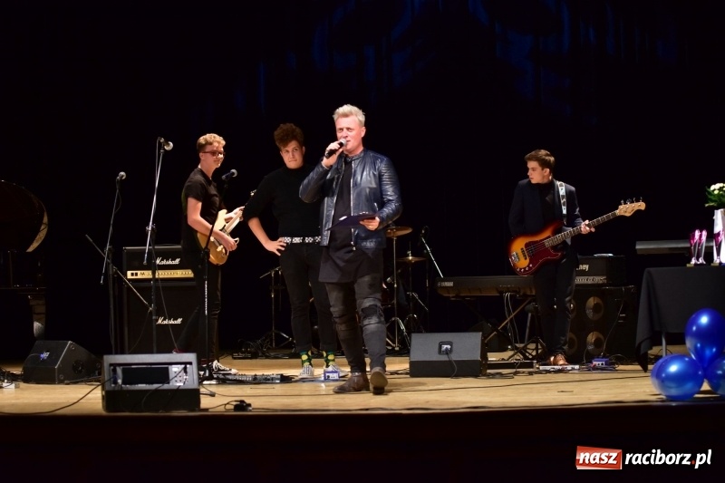 Zdjęcie w galerii na portalu naszraciborz.pl: Mimi i Dusia wygrały IV Raciborską Giełdę Talentów [FOTO i WIDEO] wiadomości z regionu