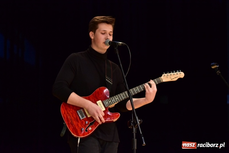 Zdjęcie w galerii na portalu naszraciborz.pl: Mimi i Dusia wygrały IV Raciborską Giełdę Talentów [FOTO i WIDEO] wiadomości z regionu