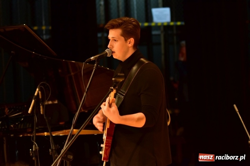 Zdjęcie w galerii na portalu naszraciborz.pl: Mimi i Dusia wygrały IV Raciborską Giełdę Talentów [FOTO i WIDEO] wiadomości z regionu