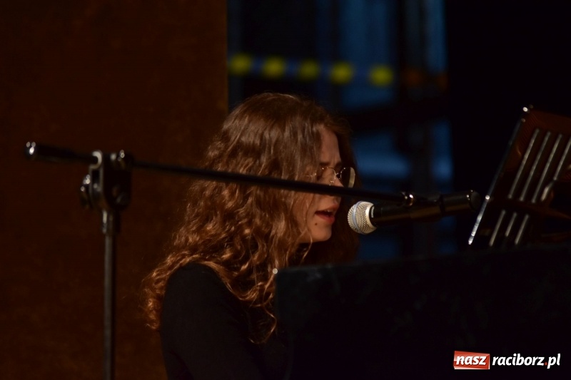 Zdjęcie w galerii na portalu naszraciborz.pl: Mimi i Dusia wygrały IV Raciborską Giełdę Talentów [FOTO i WIDEO] wiadomości z regionu