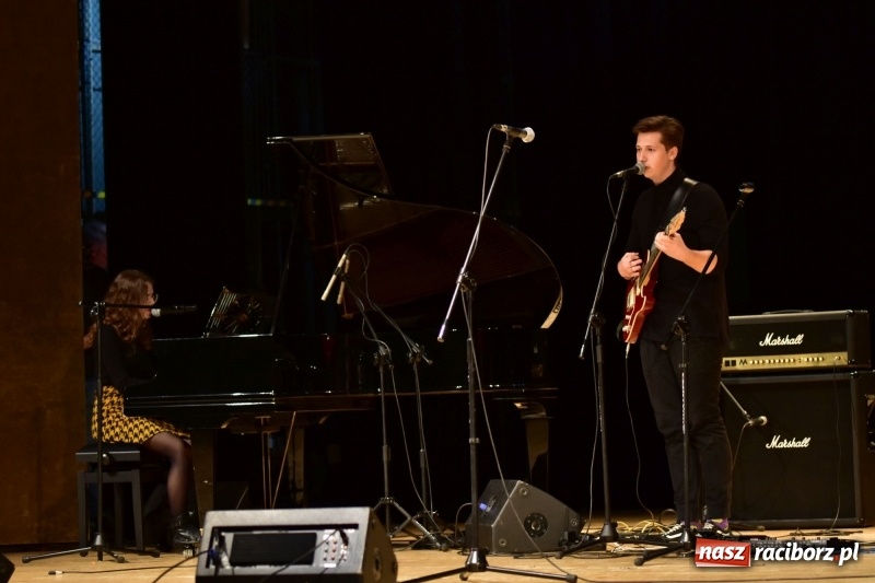 Zdjęcie w galerii na portalu naszraciborz.pl: Mimi i Dusia wygrały IV Raciborską Giełdę Talentów [FOTO i WIDEO] wiadomości z regionu