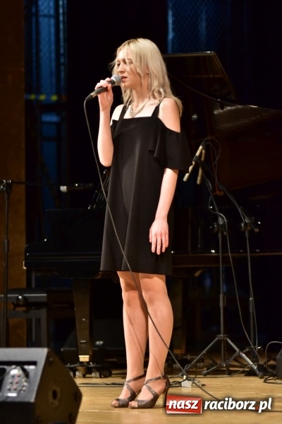 Zdjęcie w galerii na portalu naszraciborz.pl: Mimi i Dusia wygrały IV Raciborską Giełdę Talentów [FOTO i WIDEO] wiadomości z regionu