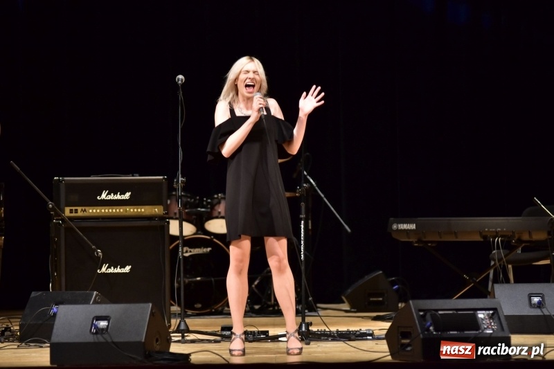 Zdjęcie w galerii na portalu naszraciborz.pl: Mimi i Dusia wygrały IV Raciborską Giełdę Talentów [FOTO i WIDEO] wiadomości z regionu