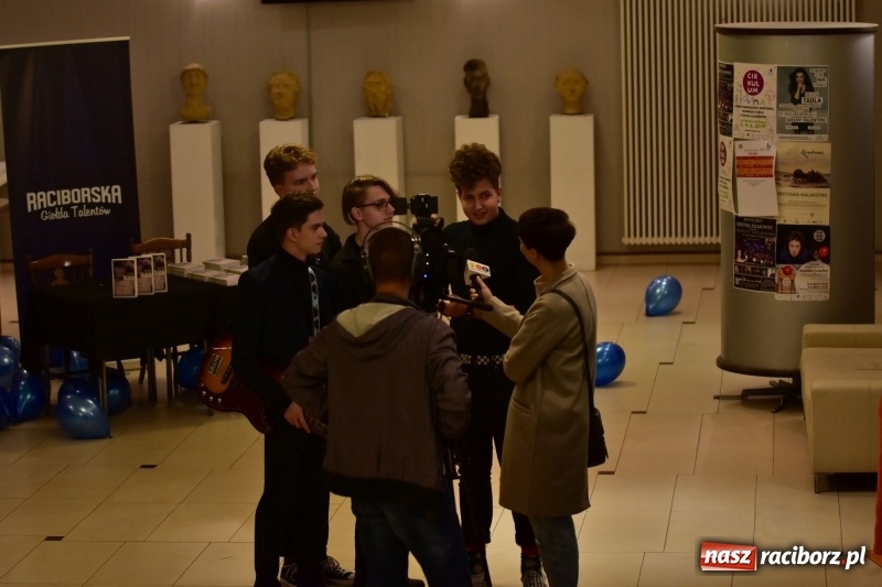 Zdjęcie w galerii na portalu naszraciborz.pl: Mimi i Dusia wygrały IV Raciborską Giełdę Talentów [FOTO i WIDEO] wiadomości z regionu