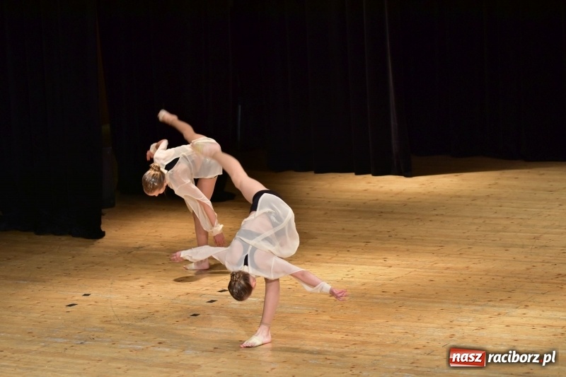 Zdjęcie w galerii na portalu naszraciborz.pl: Mimi i Dusia wygrały IV Raciborską Giełdę Talentów [FOTO i WIDEO] wiadomości z regionu