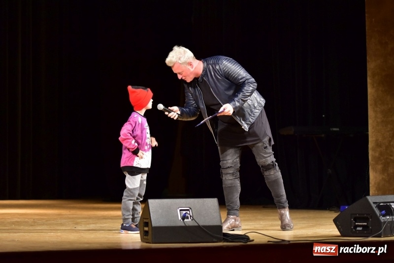 Zdjęcie w galerii na portalu naszraciborz.pl: Mimi i Dusia wygrały IV Raciborską Giełdę Talentów [FOTO i WIDEO] wiadomości z regionu