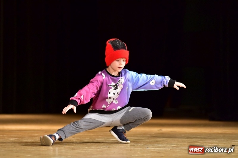 Zdjęcie w galerii na portalu naszraciborz.pl: Mimi i Dusia wygrały IV Raciborską Giełdę Talentów [FOTO i WIDEO] wiadomości z regionu