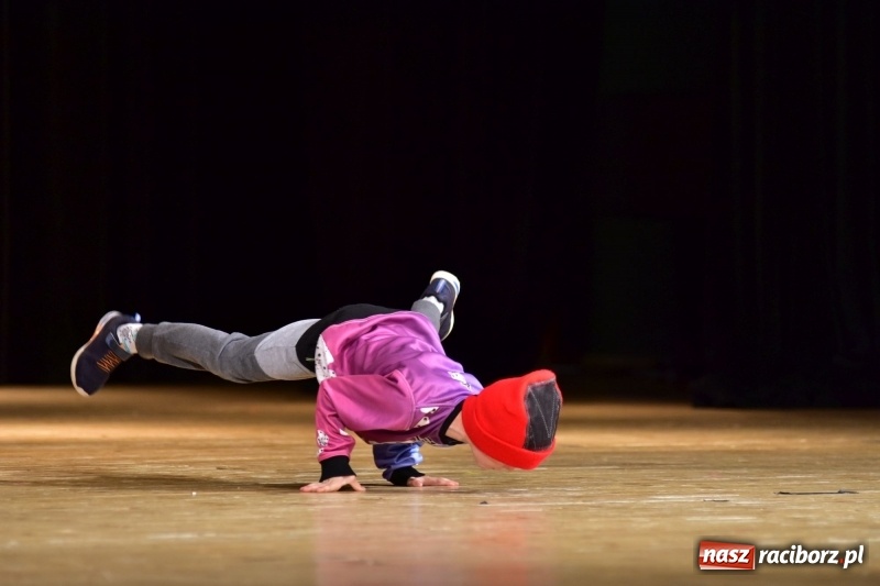 Zdjęcie w galerii na portalu naszraciborz.pl: Mimi i Dusia wygrały IV Raciborską Giełdę Talentów [FOTO i WIDEO] wiadomości z regionu