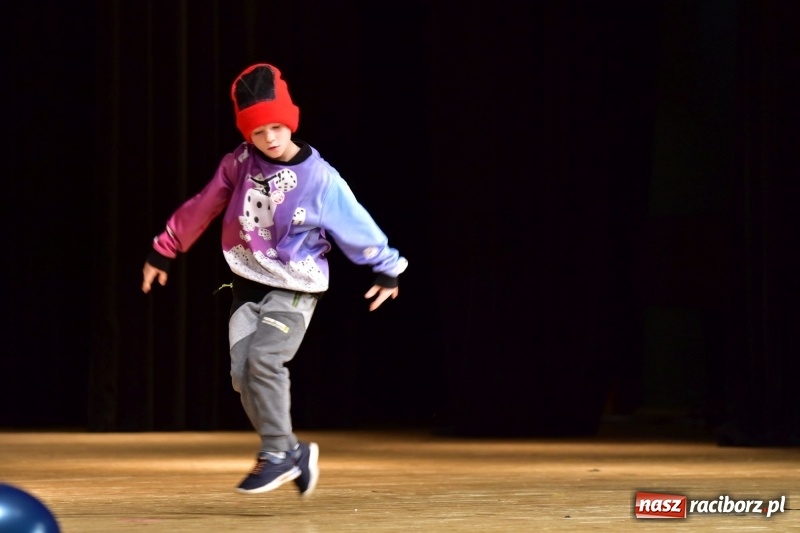 Zdjęcie w galerii na portalu naszraciborz.pl: Mimi i Dusia wygrały IV Raciborską Giełdę Talentów [FOTO i WIDEO] wiadomości z regionu