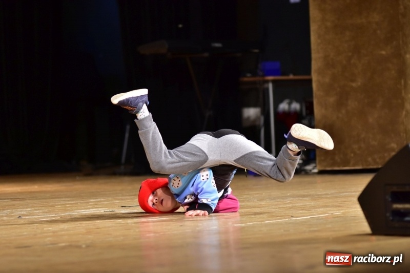 Zdjęcie w galerii na portalu naszraciborz.pl: Mimi i Dusia wygrały IV Raciborską Giełdę Talentów [FOTO i WIDEO] wiadomości z regionu