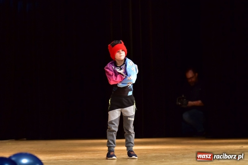 Zdjęcie w galerii na portalu naszraciborz.pl: Mimi i Dusia wygrały IV Raciborską Giełdę Talentów [FOTO i WIDEO] wiadomości z regionu