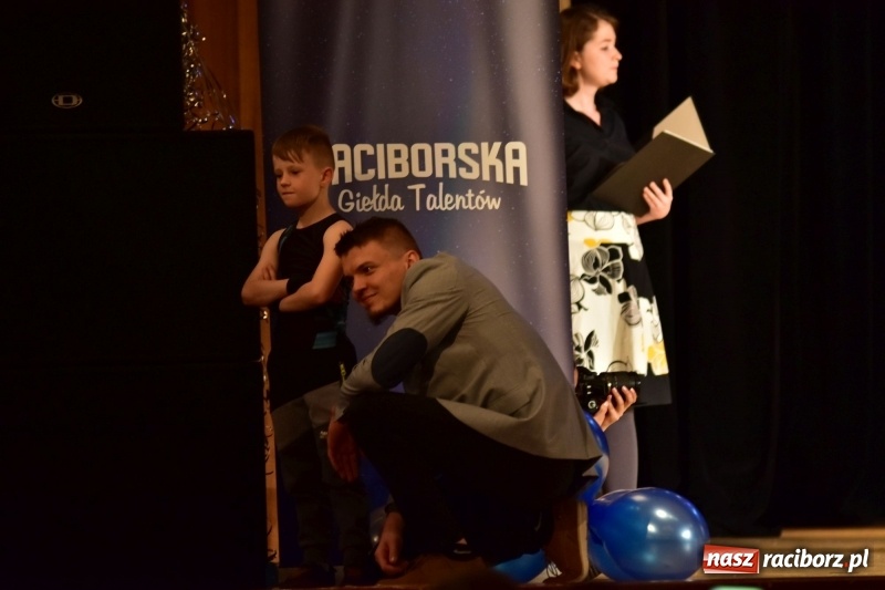 Zdjęcie w galerii na portalu naszraciborz.pl: Mimi i Dusia wygrały IV Raciborską Giełdę Talentów [FOTO i WIDEO] wiadomości z regionu