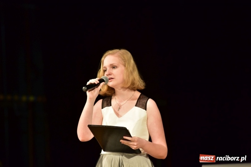 Zdjęcie w galerii na portalu naszraciborz.pl: Mimi i Dusia wygrały IV Raciborską Giełdę Talentów [FOTO i WIDEO] wiadomości z regionu