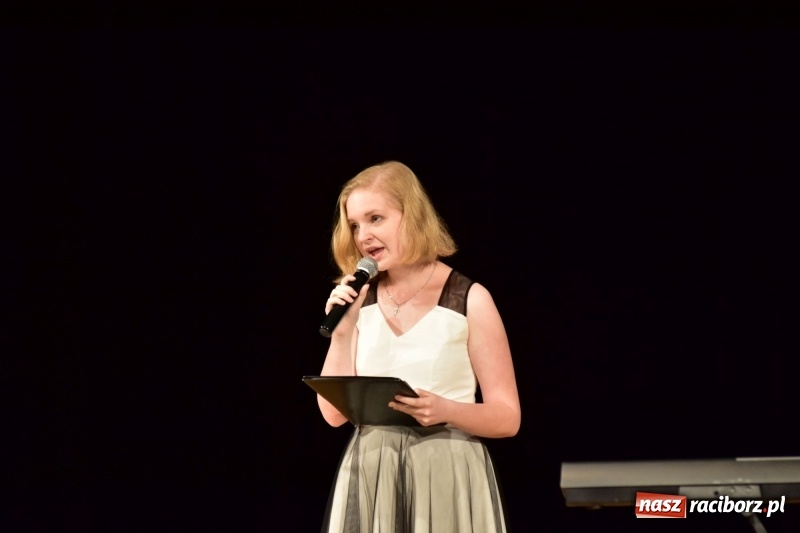 Zdjęcie w galerii na portalu naszraciborz.pl: Mimi i Dusia wygrały IV Raciborską Giełdę Talentów [FOTO i WIDEO] wiadomości z regionu