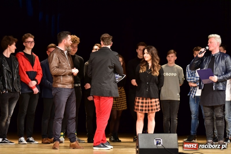 Zdjęcie w galerii na portalu naszraciborz.pl: Mimi i Dusia wygrały IV Raciborską Giełdę Talentów [FOTO i WIDEO] wiadomości z regionu