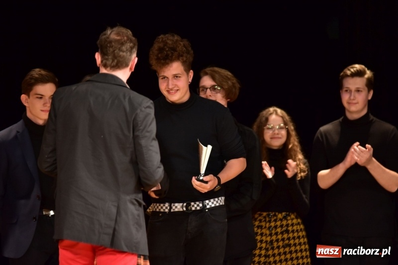 Zdjęcie w galerii na portalu naszraciborz.pl: Mimi i Dusia wygrały IV Raciborską Giełdę Talentów [FOTO i WIDEO] wiadomości z regionu