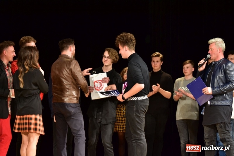 Zdjęcie w galerii na portalu naszraciborz.pl: Mimi i Dusia wygrały IV Raciborską Giełdę Talentów [FOTO i WIDEO] wiadomości z regionu