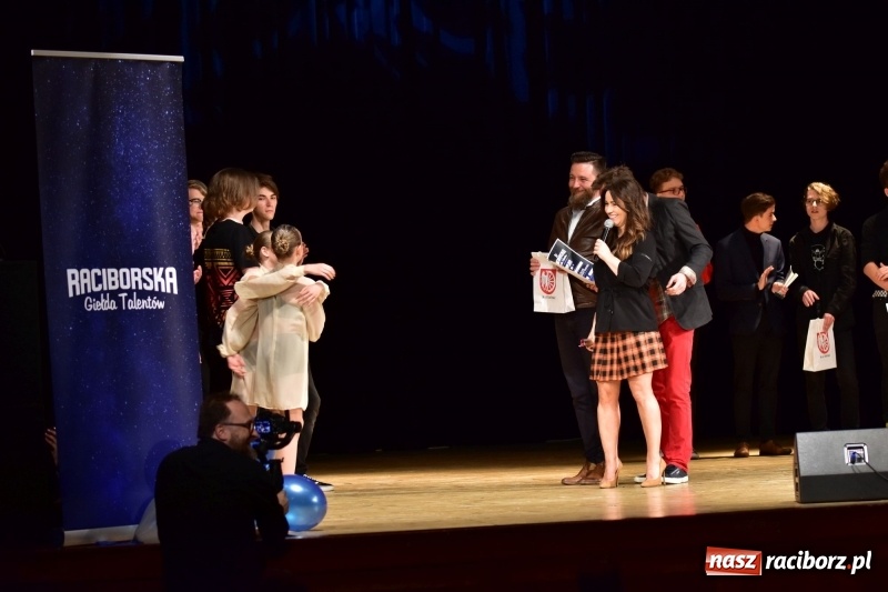 Zdjęcie w galerii na portalu naszraciborz.pl: Mimi i Dusia wygrały IV Raciborską Giełdę Talentów [FOTO i WIDEO] wiadomości z regionu