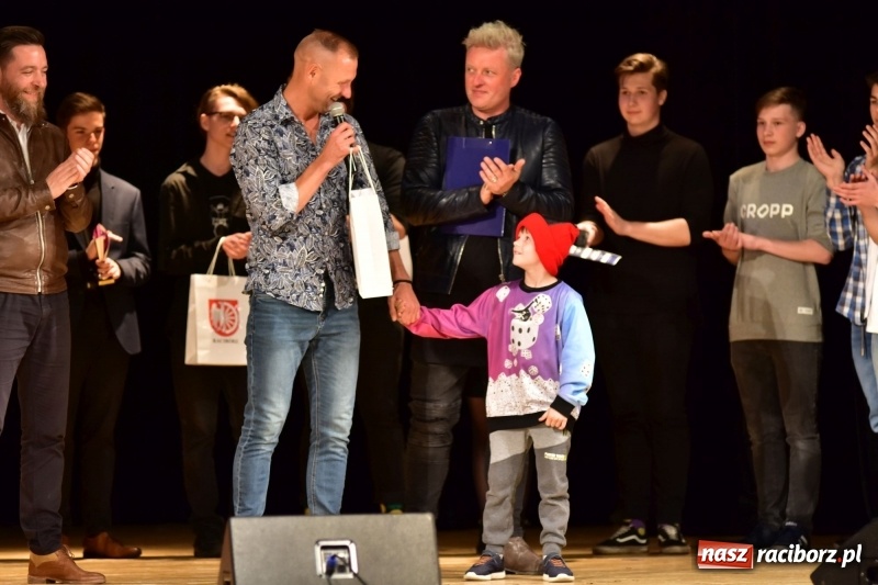 Zdjęcie w galerii na portalu naszraciborz.pl: Mimi i Dusia wygrały IV Raciborską Giełdę Talentów [FOTO i WIDEO] wiadomości z regionu