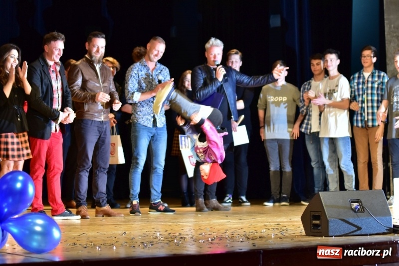 Zdjęcie w galerii na portalu naszraciborz.pl: Mimi i Dusia wygrały IV Raciborską Giełdę Talentów [FOTO i WIDEO] wiadomości z regionu