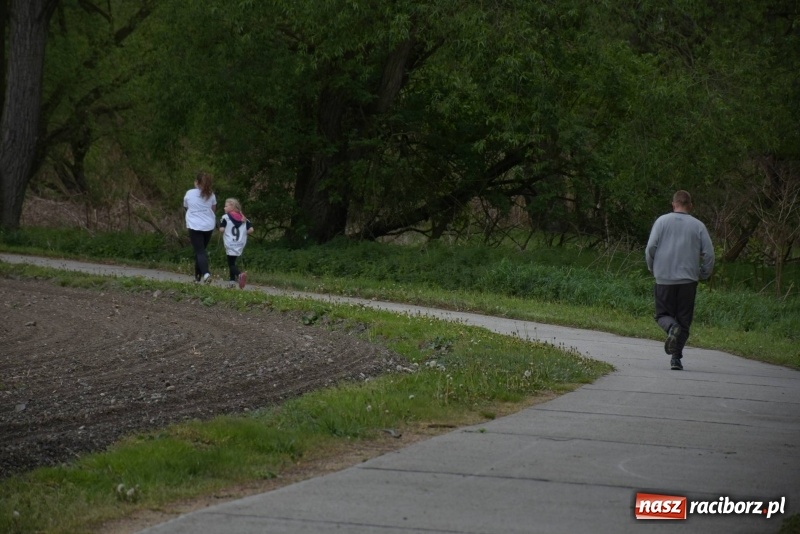 Zdjęcie w galerii na portalu naszraciborz.pl: Biegli i maszerowali, by pomóc Zosi [FOTO] wiadomości z regionu