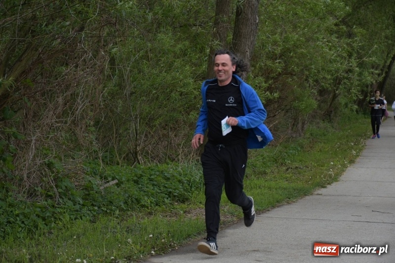 Zdjęcie w galerii na portalu naszraciborz.pl: Biegli i maszerowali, by pomóc Zosi [FOTO] wiadomości z regionu