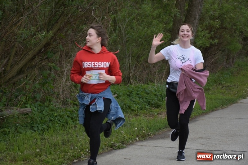 Zdjęcie w galerii na portalu naszraciborz.pl: Biegli i maszerowali, by pomóc Zosi [FOTO] wiadomości z regionu
