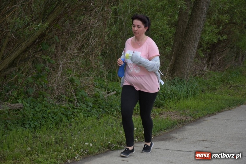 Zdjęcie w galerii na portalu naszraciborz.pl: Biegli i maszerowali, by pomóc Zosi [FOTO] wiadomości z regionu