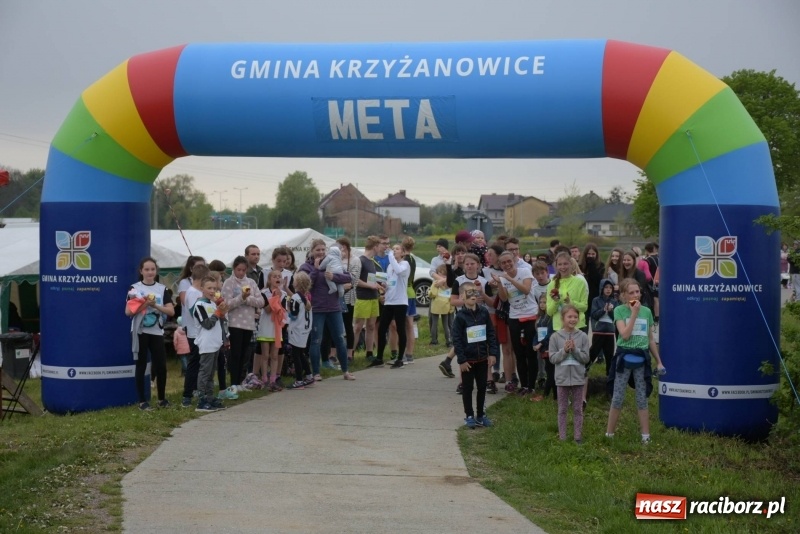 Zdjęcie w galerii na portalu naszraciborz.pl: Biegli i maszerowali, by pomóc Zosi [FOTO] wiadomości z regionu
