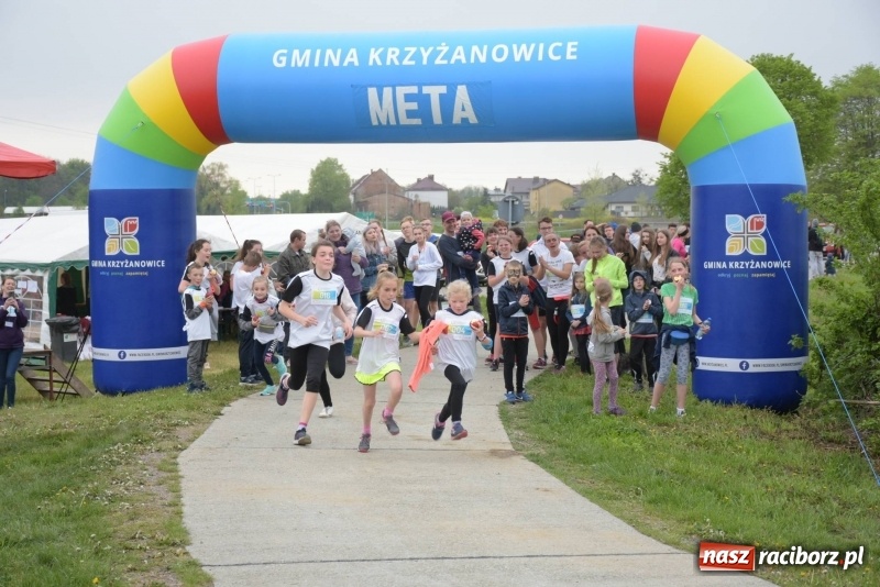 Zdjęcie w galerii na portalu naszraciborz.pl: Biegli i maszerowali, by pomóc Zosi [FOTO] wiadomości z regionu