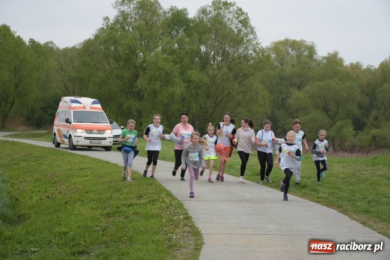 Zdjęcie w galerii na portalu naszraciborz.pl: Biegli i maszerowali, by pomóc Zosi [FOTO] wiadomości z regionu