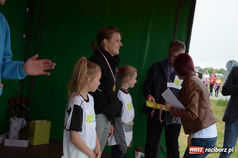 Zdjęcie w galerii na portalu naszraciborz.pl: Biegli i maszerowali, by pomóc Zosi [FOTO] wiadomości z regionu