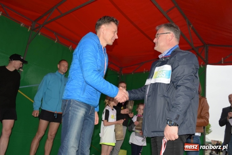 Zdjęcie w galerii na portalu naszraciborz.pl: Biegli i maszerowali, by pomóc Zosi [FOTO] wiadomości z regionu