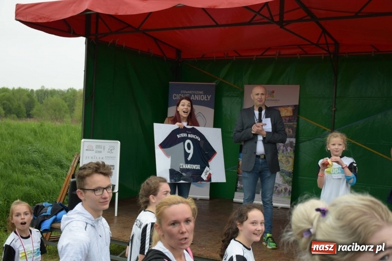 Zdjęcie w galerii na portalu naszraciborz.pl: Biegli i maszerowali, by pomóc Zosi [FOTO] wiadomości z regionu