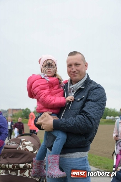 Zdjęcie w galerii na portalu naszraciborz.pl: Biegli i maszerowali, by pomóc Zosi [FOTO] wiadomości z regionu
