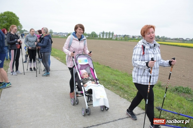 Zdjęcie w galerii na portalu naszraciborz.pl: Biegli i maszerowali, by pomóc Zosi [FOTO] wiadomości z regionu