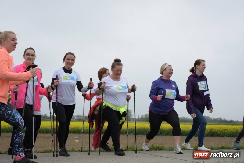 Zdjęcie w galerii na portalu naszraciborz.pl: Biegli i maszerowali, by pomóc Zosi [FOTO] wiadomości z regionu