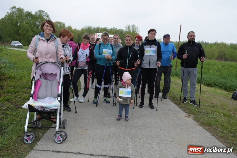 Zdjęcie w galerii na portalu naszraciborz.pl: Biegli i maszerowali, by pomóc Zosi [FOTO] wiadomości z regionu