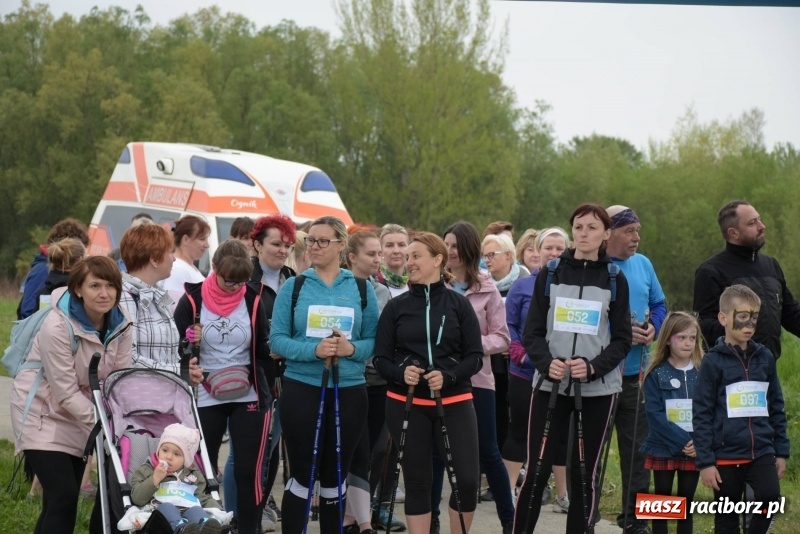 Zdjęcie w galerii na portalu naszraciborz.pl: Biegli i maszerowali, by pomóc Zosi [FOTO] wiadomości z regionu