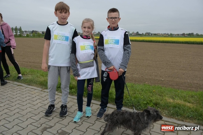 Zdjęcie w galerii na portalu naszraciborz.pl: Biegli i maszerowali, by pomóc Zosi [FOTO] wiadomości z regionu